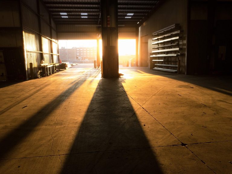 Cross-docking en logistique : transbordement direct