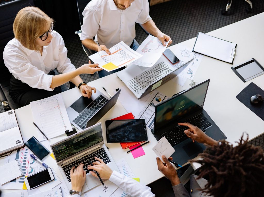 Oracle ou SAP pour l'industrie automobile : guide comparatif ERP